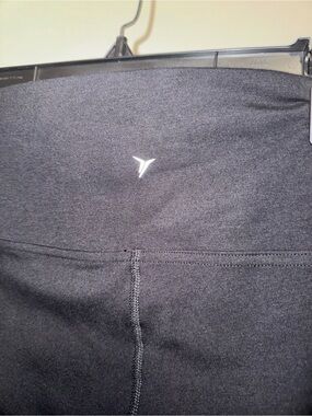 Women’s Balance Leggings Go-Dry (good) & Old Navy light-weight leggings (NWT)